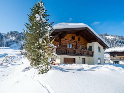 Spacious Apartment In Kleinarl Near Ski Lift