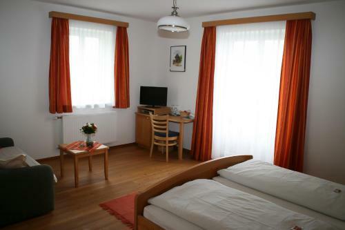 Bed & Breakfast G�ste- Und Vitalhaus Sauer