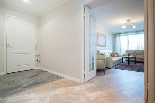 One-bedroom Apartment On Nezavisimosti 48