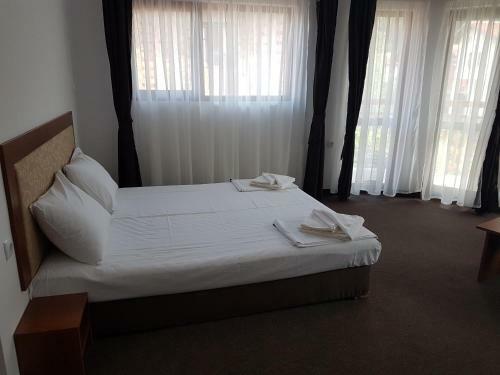 Hostal Yuliya Guest House