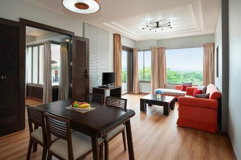 Hotel Springfield Village Golf & Spa