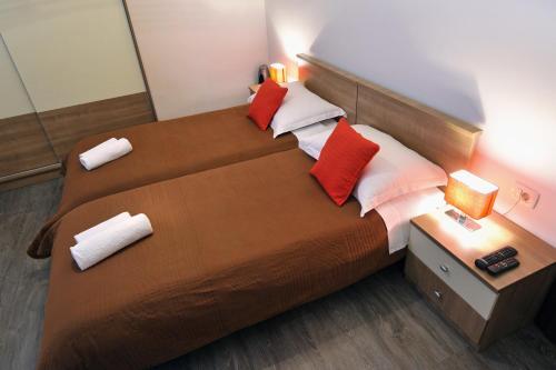 Rooms & Apartments 72