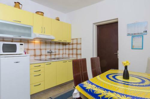 One-bedroom Apartment In Orebic IV