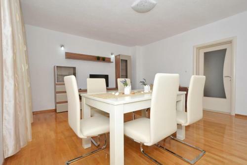 Hostal Apartment Arbanija 5228c