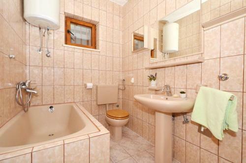 Hostal Apartment Arbanija 5228c
