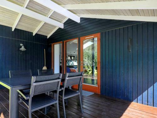 Three-bedroom Holiday Home In �lb�k 1