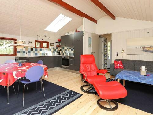 Three-bedroom Holiday Home In �lb�k 1