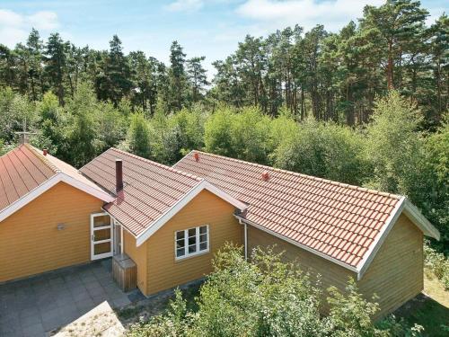 Four-bedroom Holiday Home In Aakirkeby 3