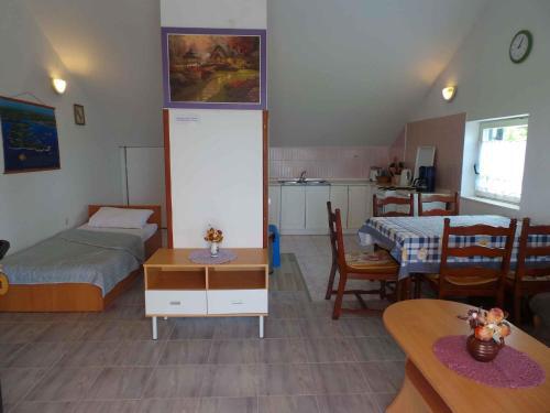 Three-bedroom Apartment In Premantura II