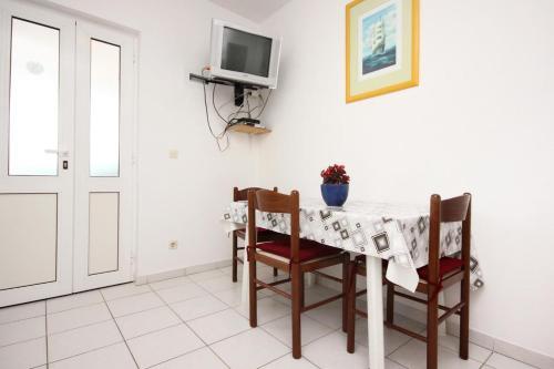 Apartment Orebic 10156b