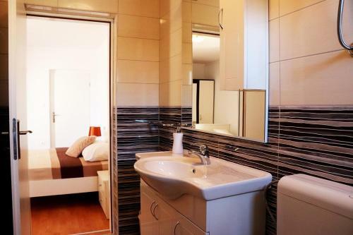 Apartment Orebic 10156b