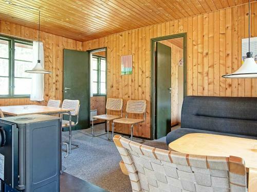 Three-bedroom Holiday Home In Nex� 22