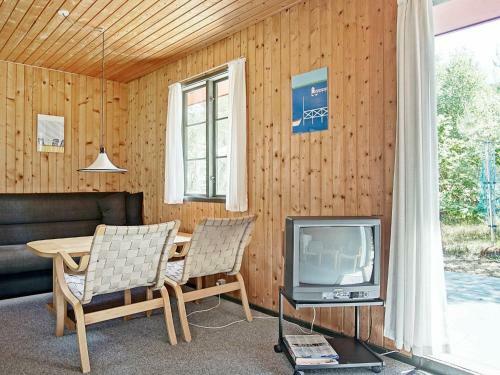 Three-bedroom Holiday Home In Nex� 22