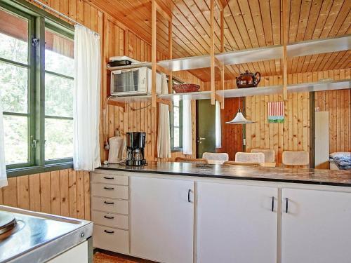Three-bedroom Holiday Home In Nex� 22