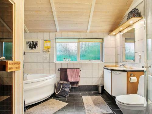 Four-bedroom Holiday Home In L�kken 10