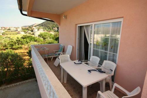 Apartments By The Sea Barbat (rab) - 5005