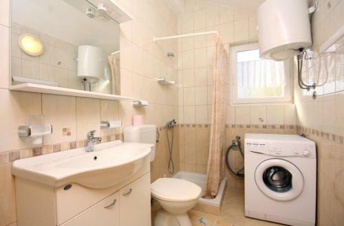 Apartments By The Sea Barbat (rab) - 5005