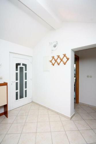Apartments By The Sea Barbat (rab) - 5005