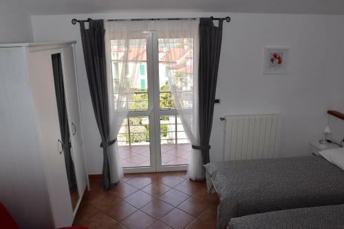 Hostal Rooms And Apartments Robert