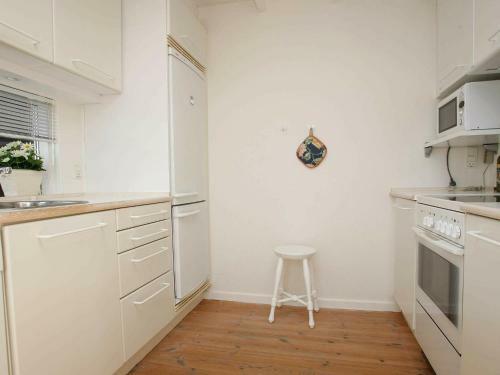 Two-bedroom Holiday Home In Blokhus 3