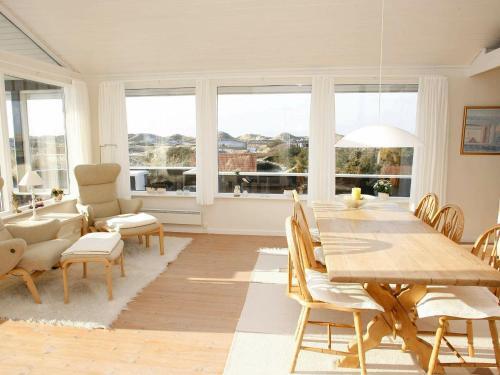 Two-bedroom Holiday Home In Blokhus 3