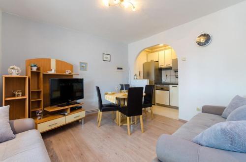 Apartment In Crikvenica 5614