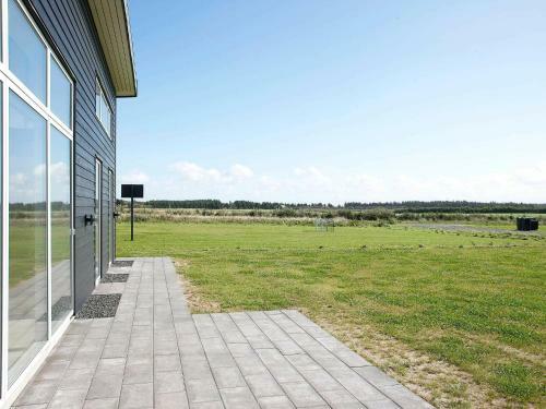 Five-bedroom Holiday Home In L�kken 3
