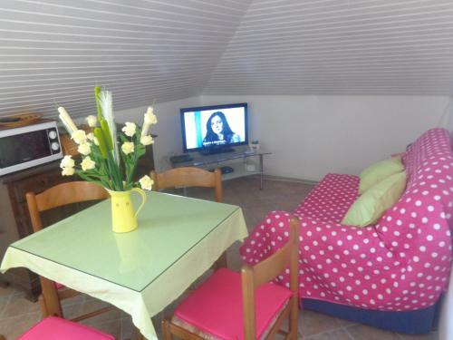 Lidija Beach Apartment
