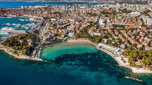 Lidija Beach Apartment
