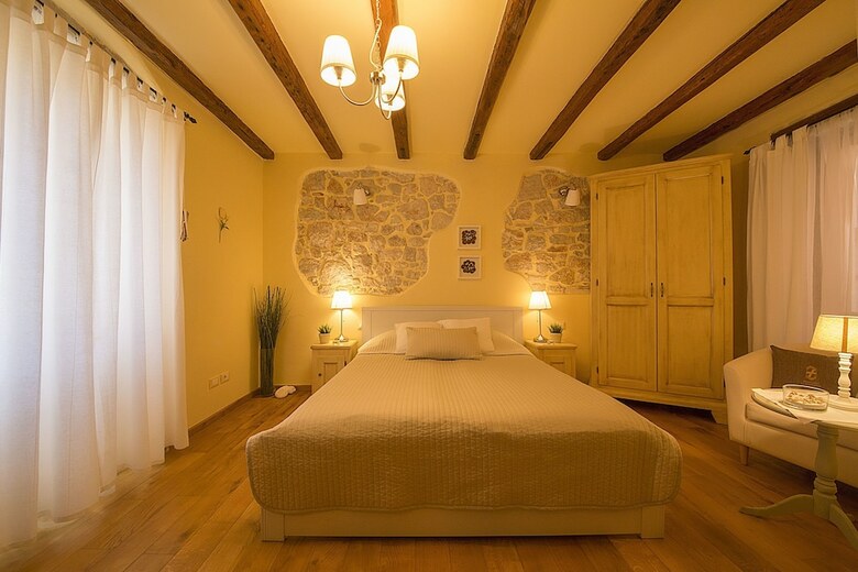 Hostal Rooms Villa Duketis