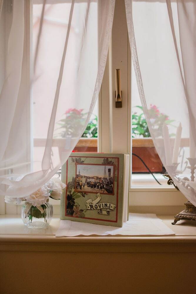 Hostal Rooms Villa Duketis