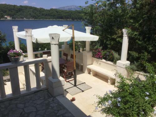 Seafront Garden Apartments Lumbarda