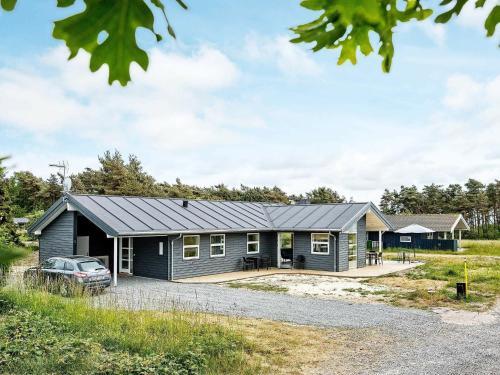 Three-bedroom Holiday Home In Aakirkeby 12