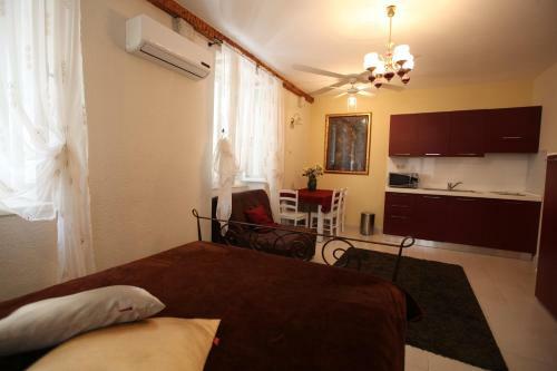 Tragurium & Salona Apartments