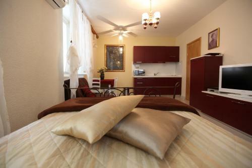Tragurium & Salona Apartments