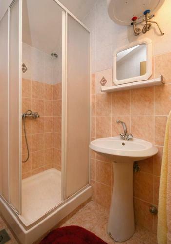 Apartments With A Parking Space Punat (krk) - 5350