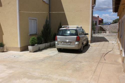 Apartments With A Parking Space Punat (krk) - 5350