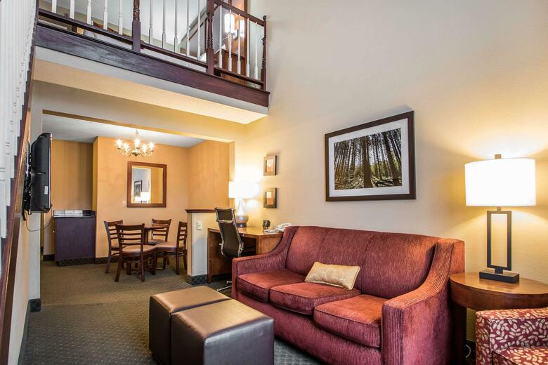 Hotel Comfort Suites