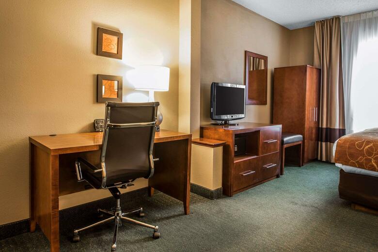 Hotel Comfort Suites