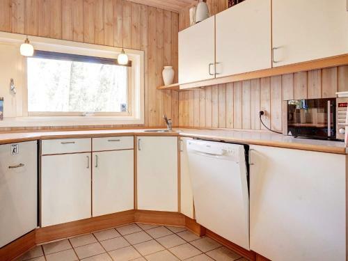 Five-bedroom Holiday Home In Nex� 3