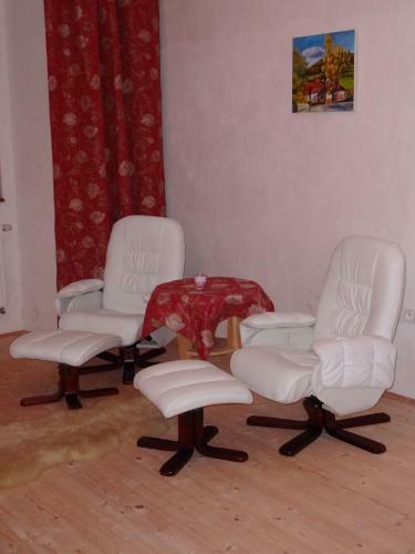 Hotel Ka?tie? Biela D�ma A ?ierny Rytier