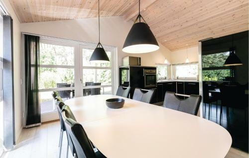 Holiday Home Aspesg�rdsskoven Aakirkeby IV