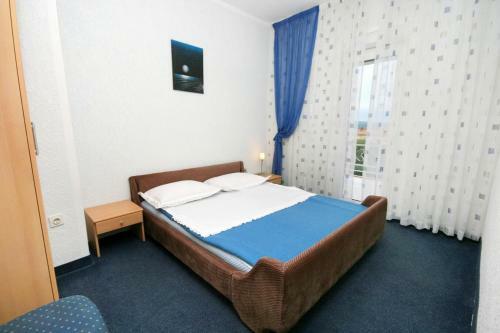 Hostal Apartments With A Parking Space Crikvenica - 5478