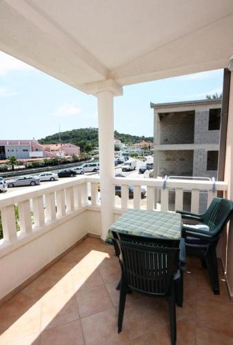 Apartments By The Sea Rogoznica - 5144