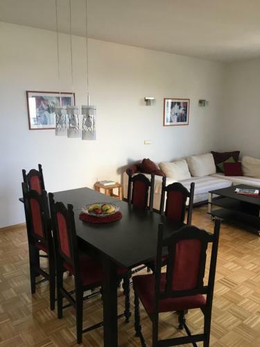 Apartments Akmadzic