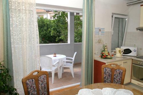 Hostal Apartments Belas