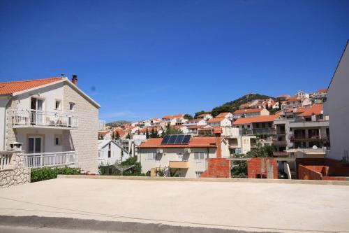 Apartments With A Parking Space Hvar - 4004
