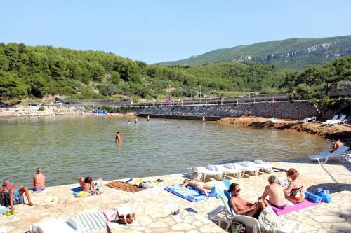 Apartments With A Parking Space Jelsa (hvar) - 5703