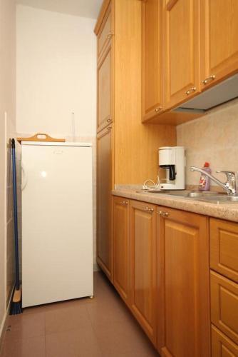 Apartment Lumbarda 9303b