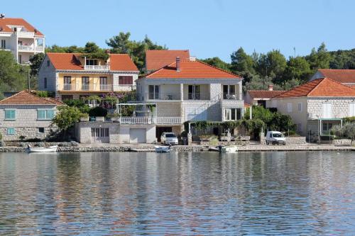 Apartment Lumbarda 9303b